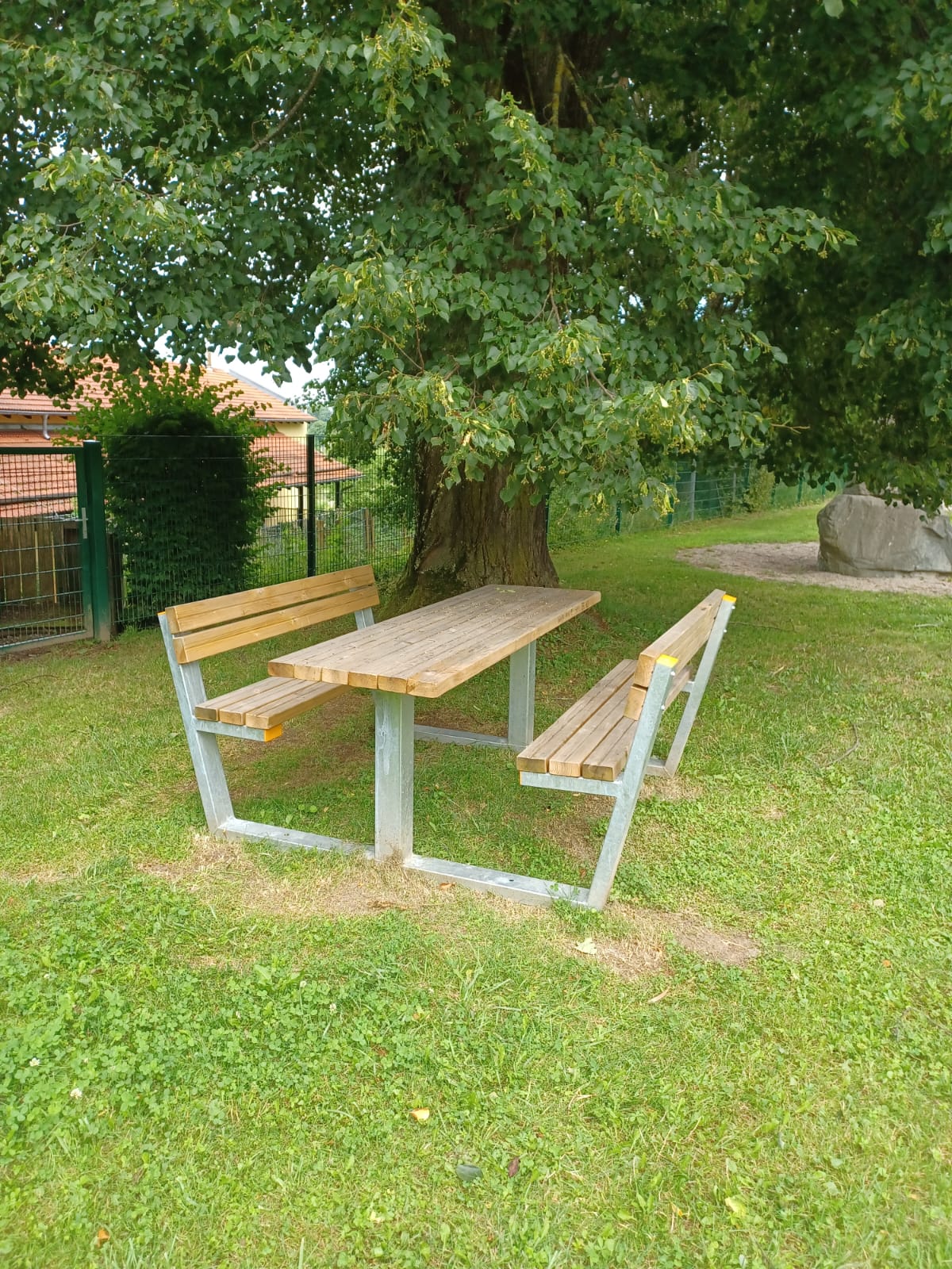 bank_spielplatz bank_spielplatz